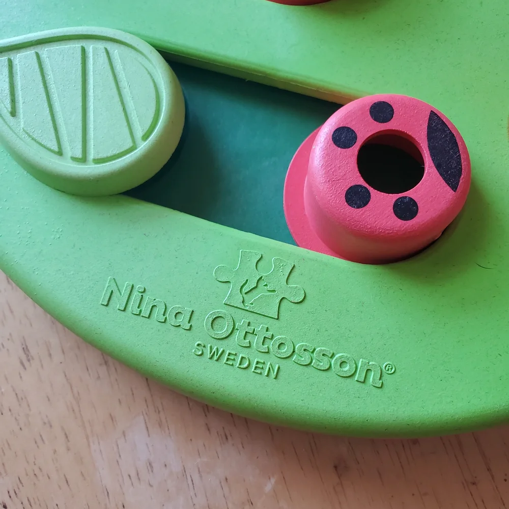 Interactive Leaf Puzzle Cat Toy